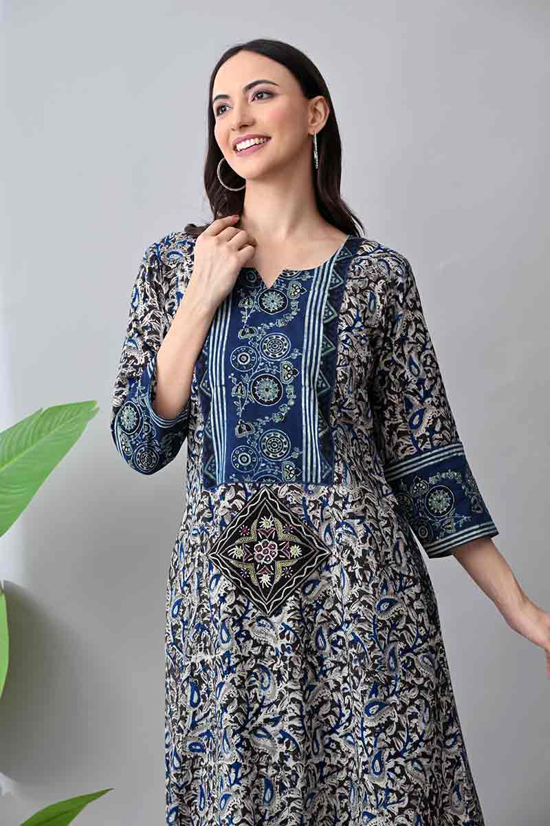 Black kalamkari hand block cotton kurta with Kutch embroidery patch