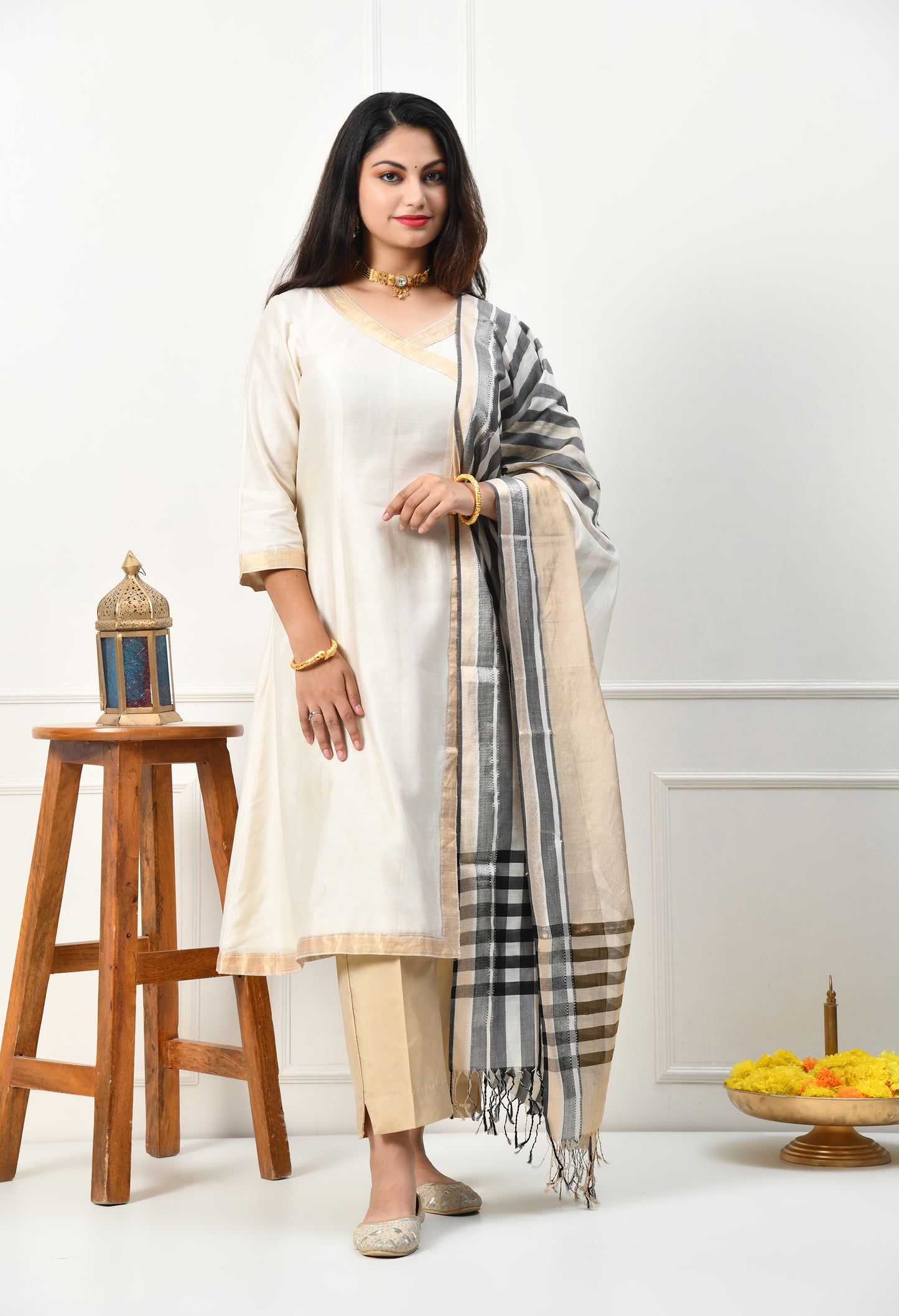 Maheshwari Handloom Silk Cotton White Kurta and Dupatta with Zari Border