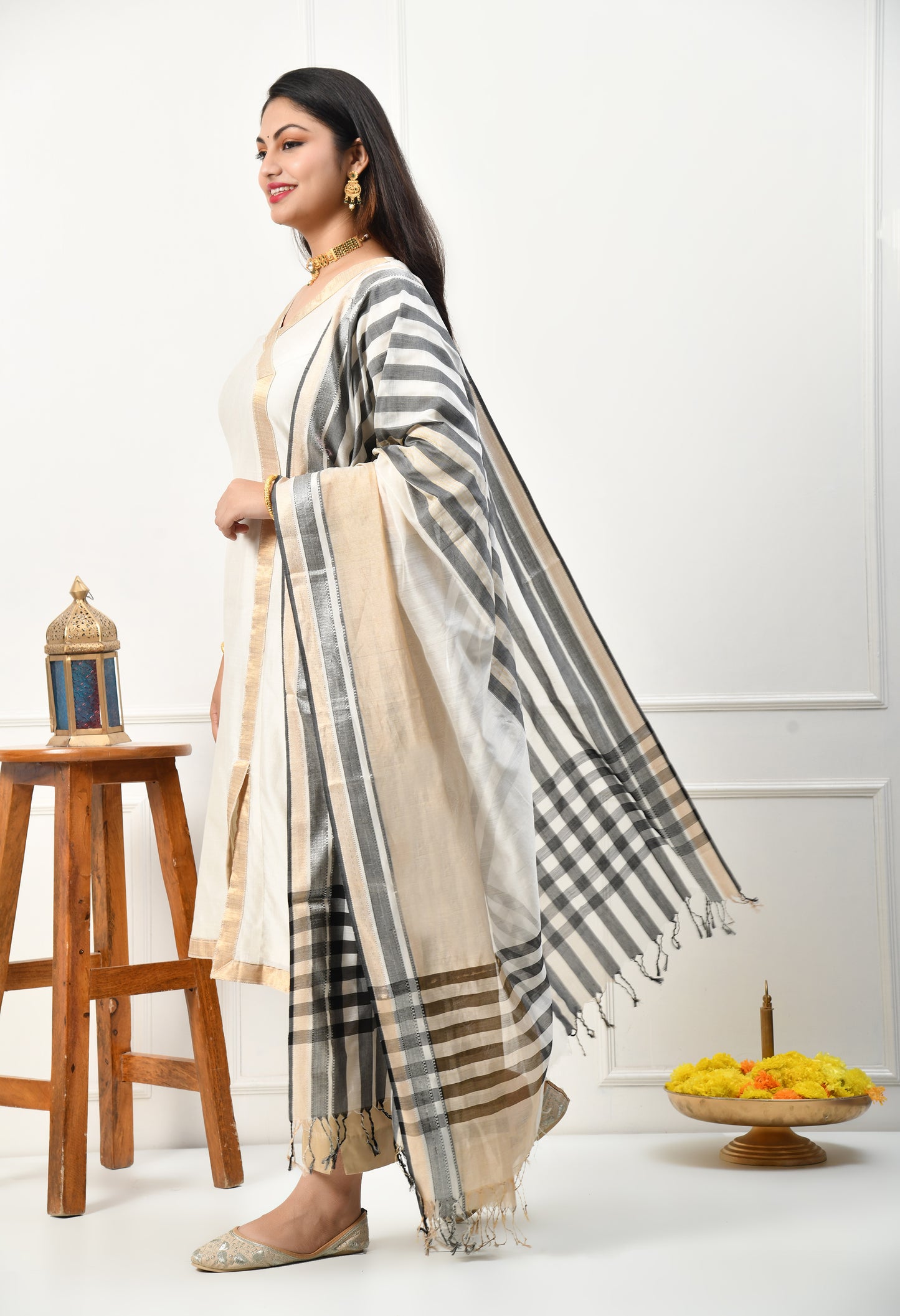Maheshwari Handloom Silk Cotton White Kurta and Dupatta with Zari Border