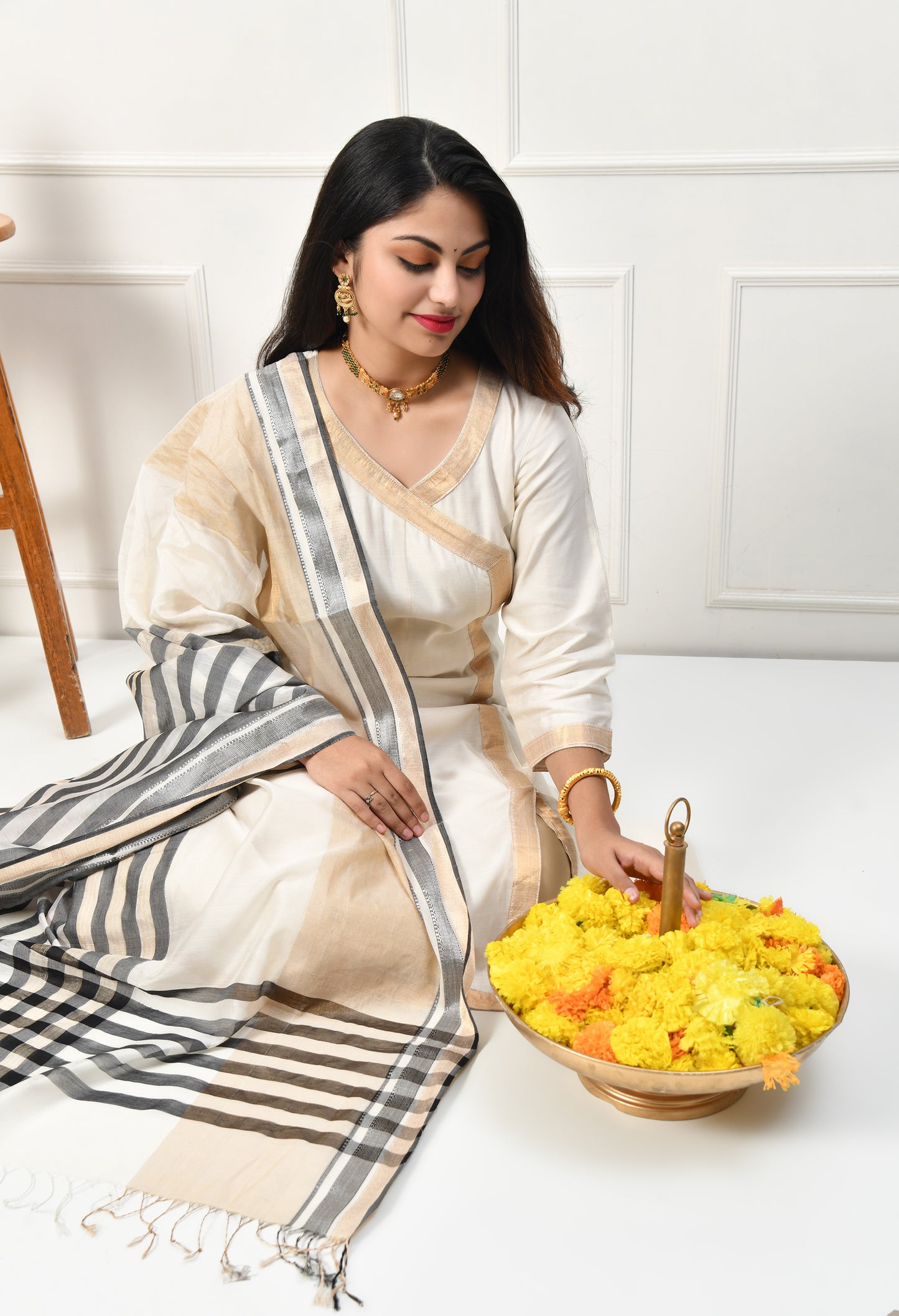 Maheshwari Handloom Silk Cotton White Kurta and Dupatta with Zari Border