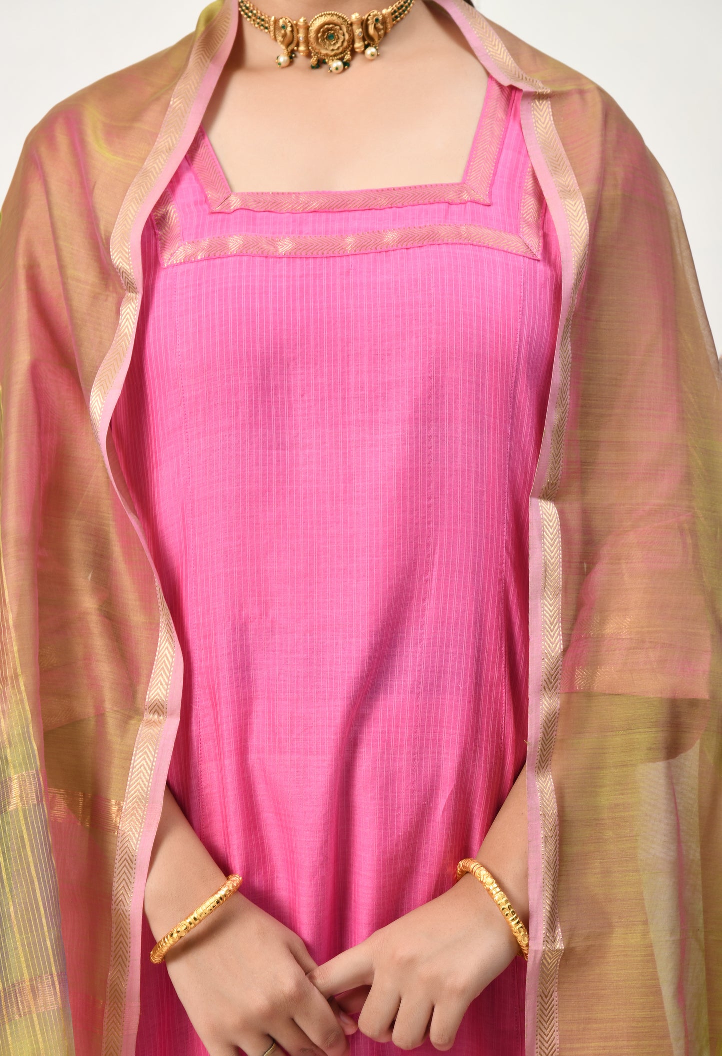 Maheshwari Handloom Silk Cotton Pink Kurta and Dupatta with Zari Border
