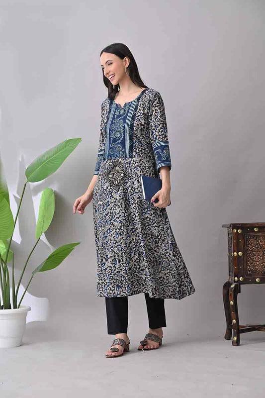 Black kalamkari hand block cotton kurta with Kutch embroidery patch