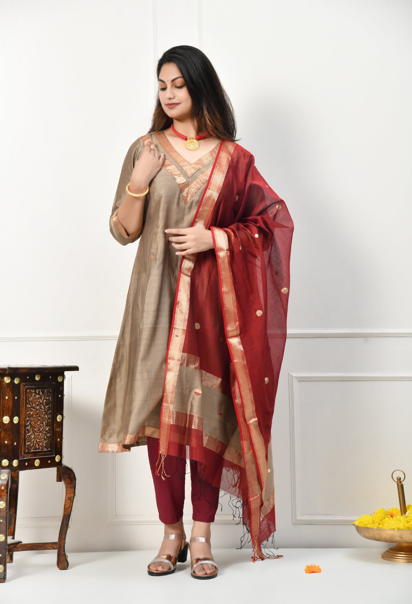 Maheshwari Handloom Silk Cotton Brown Kurta and Maroon Dupatta with Zari Border