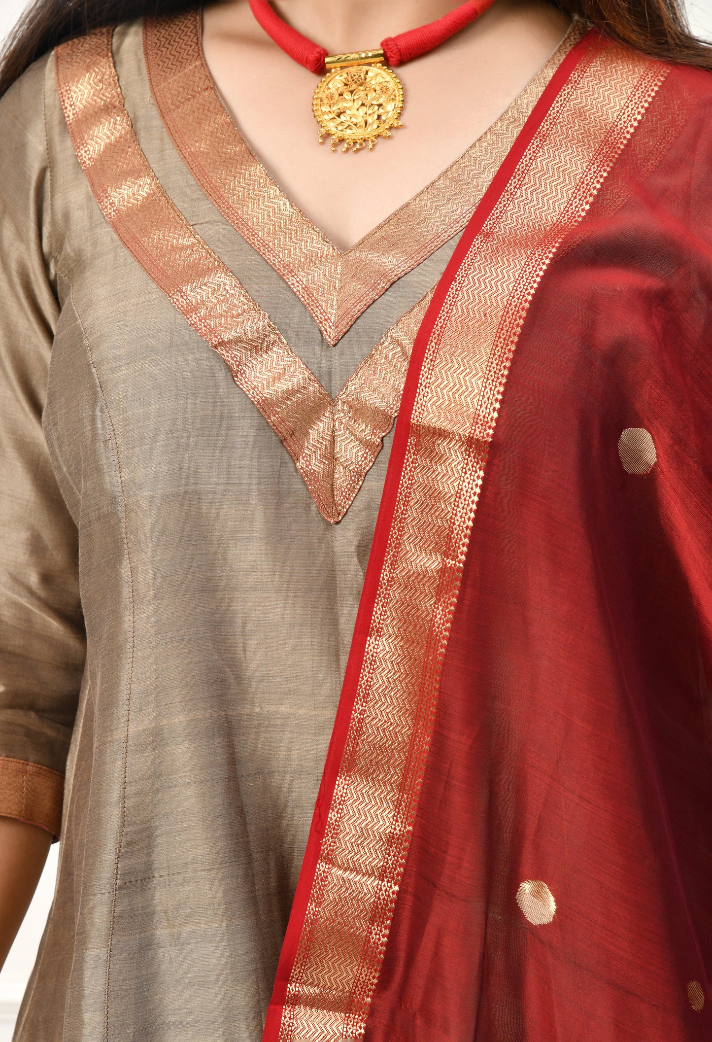 Maheshwari Handloom Silk Cotton Brown Kurta and Maroon Dupatta with Zari Border